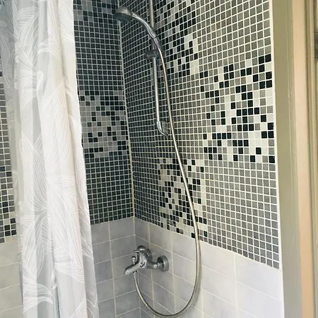 Les Charmilles Apartment *